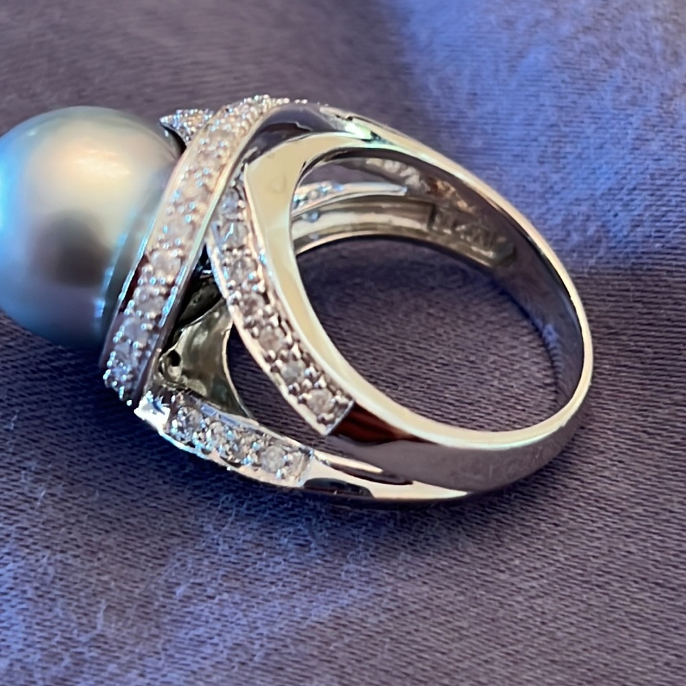 14k WHITE GOLD TAHITIAN PEARL RING WITH DIAMONDS - Picture 8 of 8